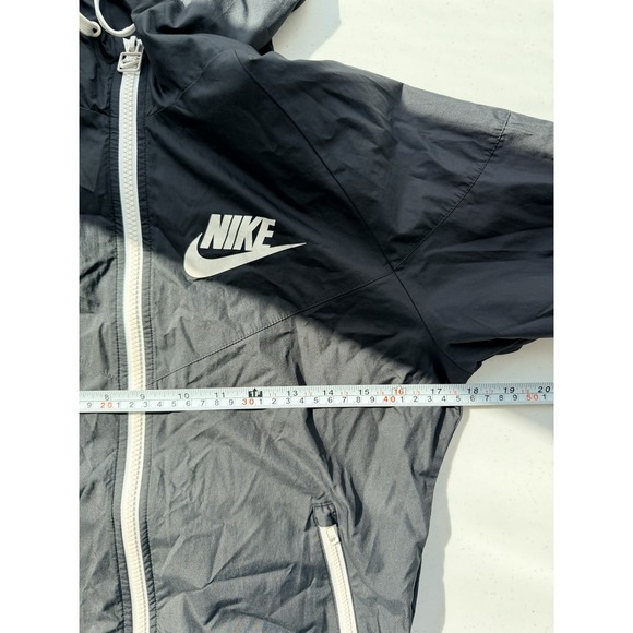 Nike Windrunner Jacket S Black White Chevron Hooded Windbreaker Athleisure - Picture 7 of 8